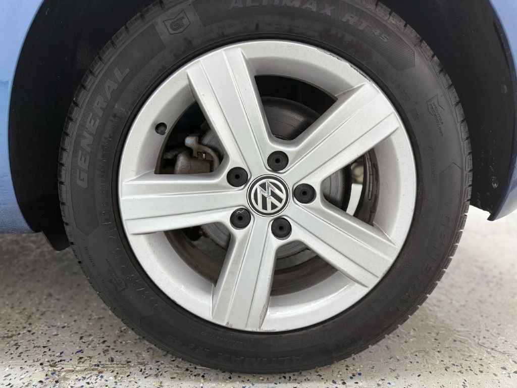 2017 Volkswagen Golf TSI S photo 25