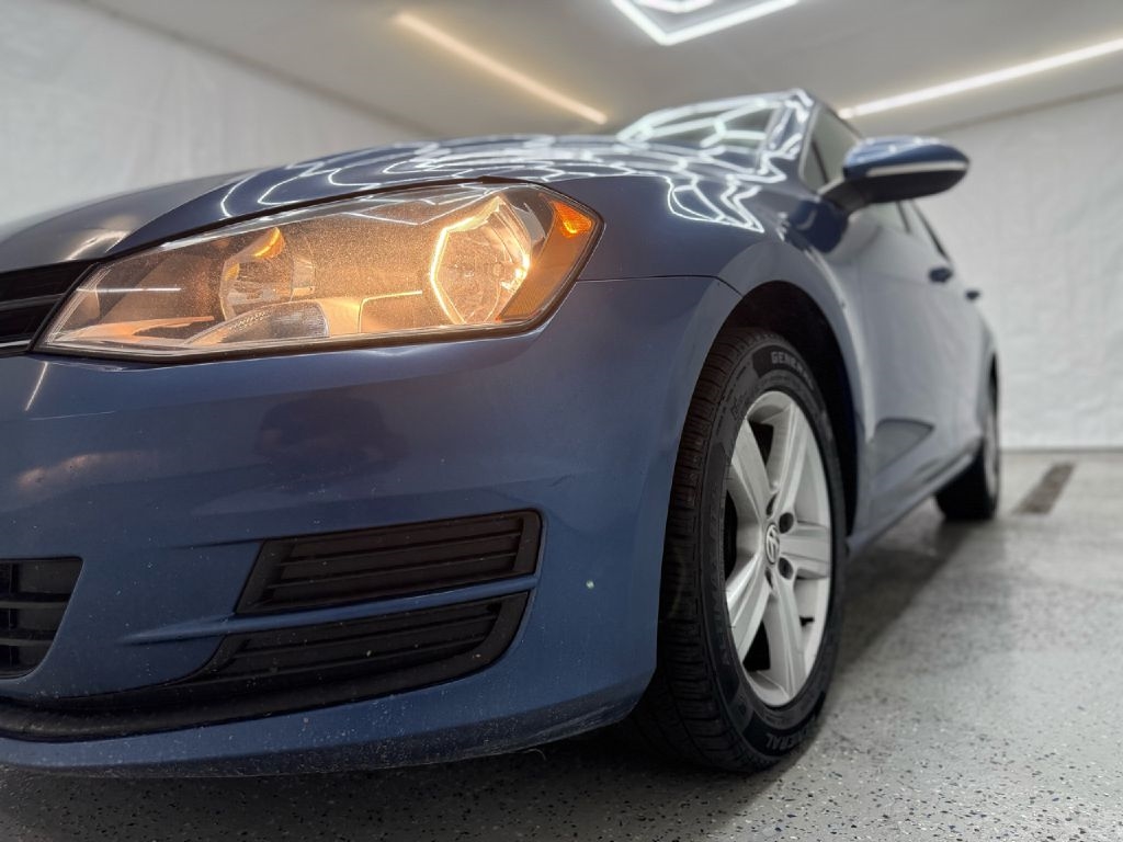 2017 Volkswagen Golf TSI S photo 29