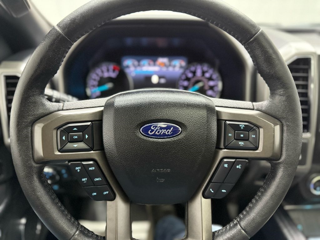 2020 Ford Expedition XLT photo 16