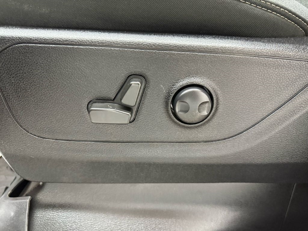 RAM 1500 Big Horn Crew Cab SWB 4WD 2022 RAM 1500 Big Horn Crew Cab SWB 4WD 2022