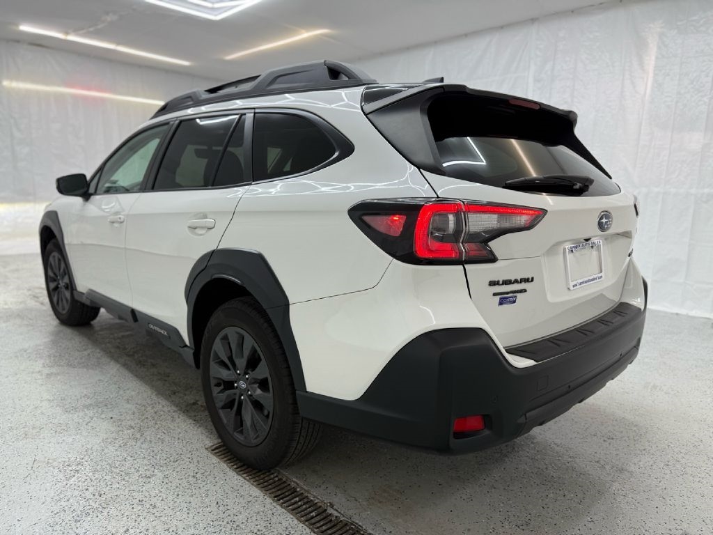 2023 Subaru Outback Onyx Edition photo 4