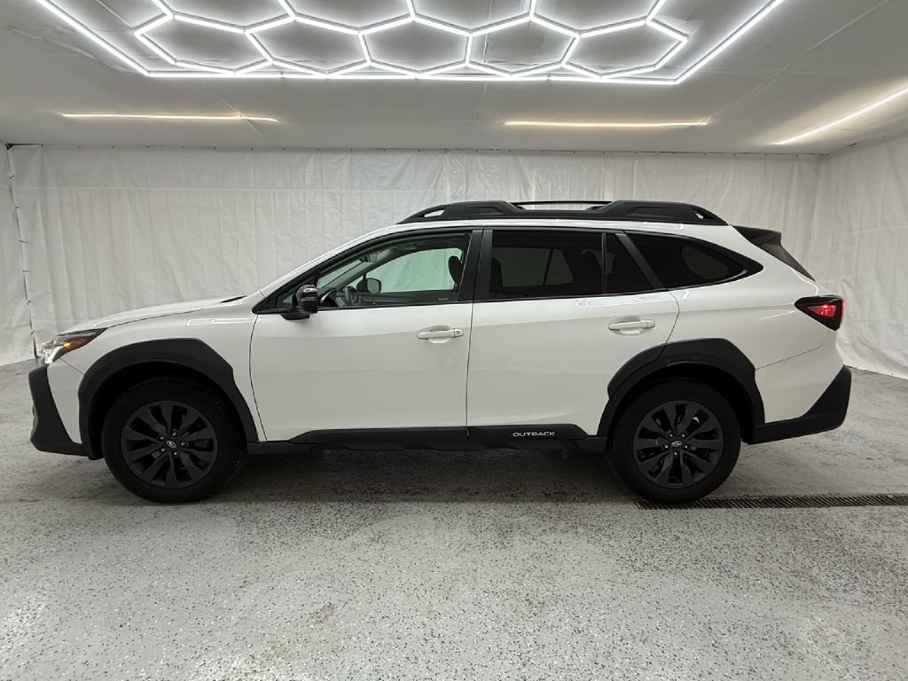 2023 Subaru Outback Onyx Edition photo 5