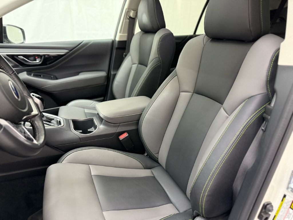 2023 Subaru Outback Onyx Edition photo 8