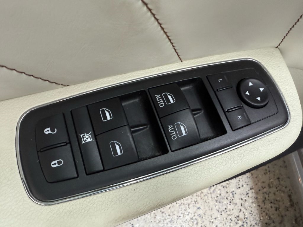 2018 Dodge Charger GT AWD photo 12
