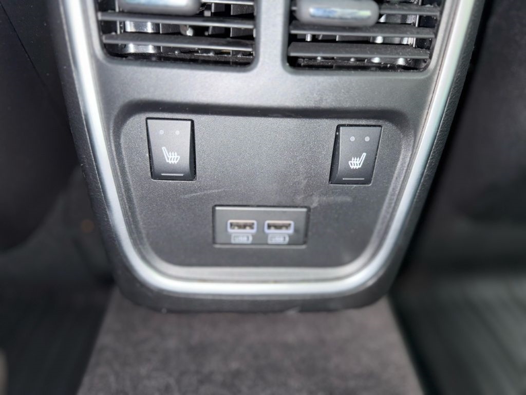 2018 Dodge Charger GT AWD photo 29
