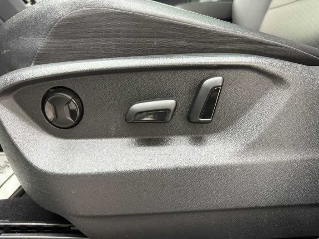 2018 Volkswagen Tiguan SE photo 9