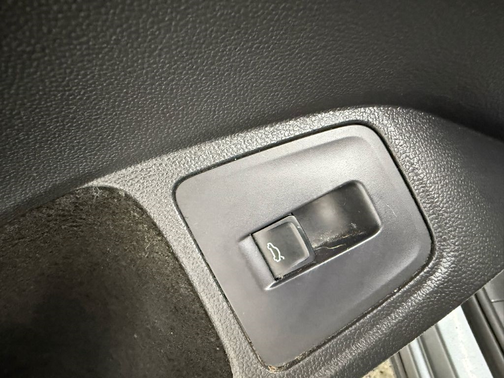 2018 Volkswagen Tiguan SE photo 12