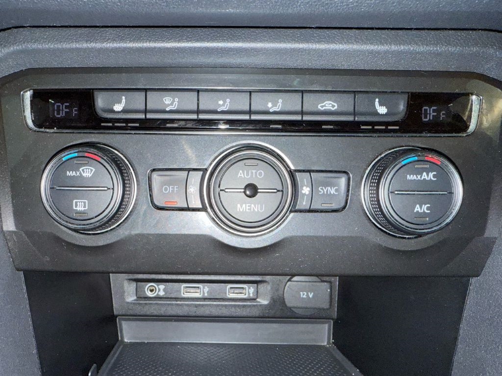2018 Volkswagen Tiguan SE photo 19