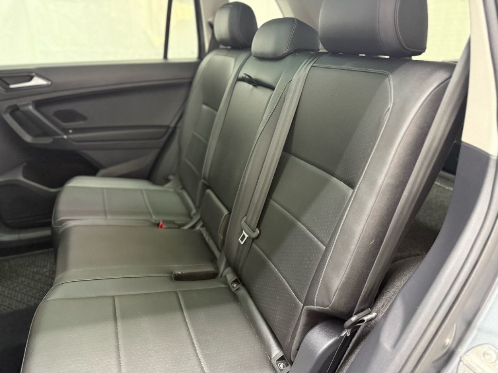 2018 Volkswagen Tiguan SE photo 21