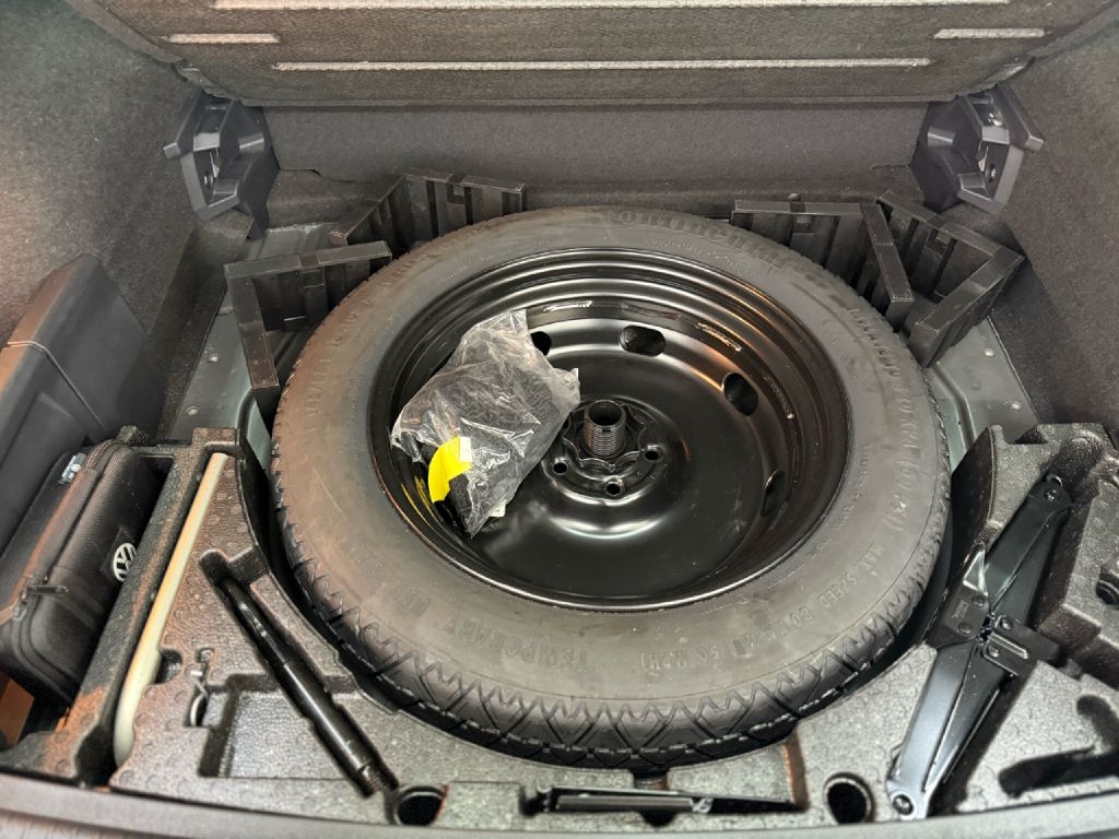 2018 Volkswagen Tiguan SE photo 24