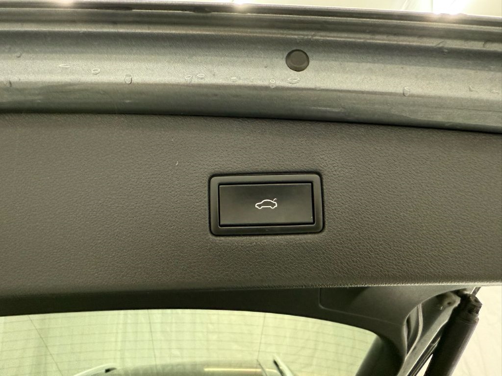 2018 Volkswagen Tiguan SE photo 25