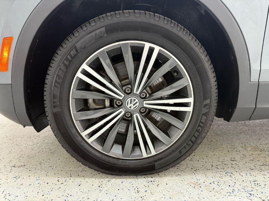2018 Volkswagen Tiguan SE photo 26