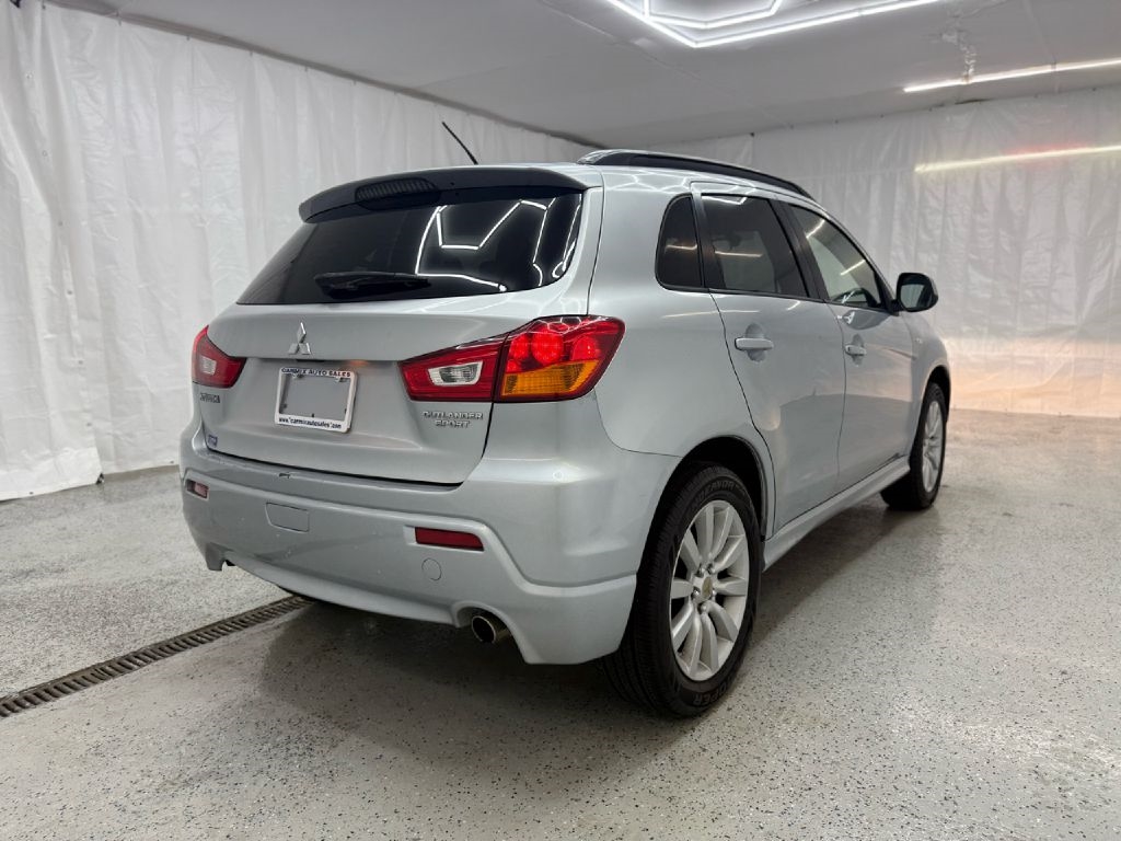 2011 Mitsubishi Outlander Sport SE photo 3