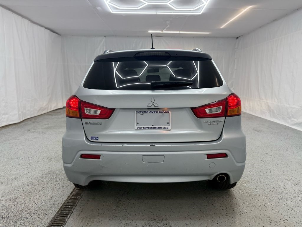 2011 Mitsubishi Outlander Sport SE photo 4