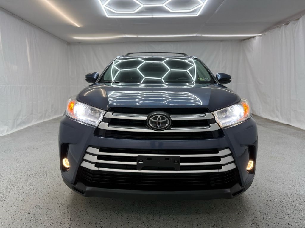 Toyota Highlander SE AWD V6 2017 Toyota Highlander SE AWD V6 2017