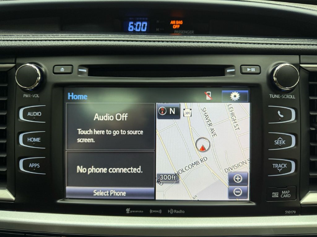 Toyota Highlander SE AWD V6 2017 Toyota Highlander SE AWD V6 2017