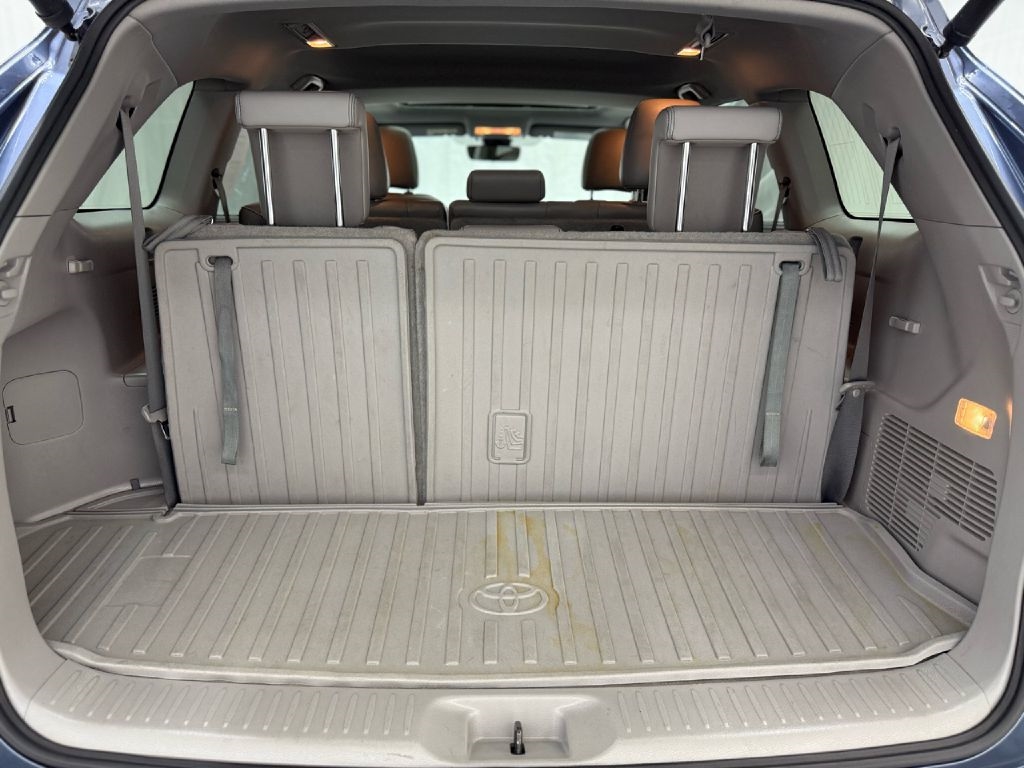 Toyota Highlander SE AWD V6 2017 Toyota Highlander SE AWD V6 2017