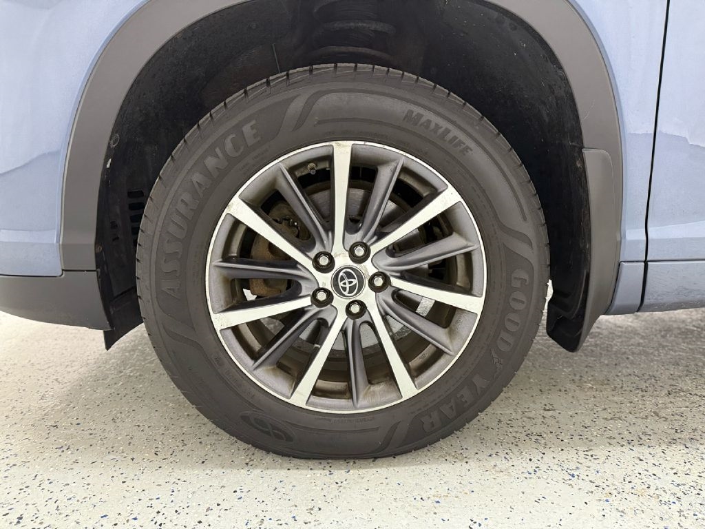 Toyota Highlander SE AWD V6 2017 Toyota Highlander SE AWD V6 2017