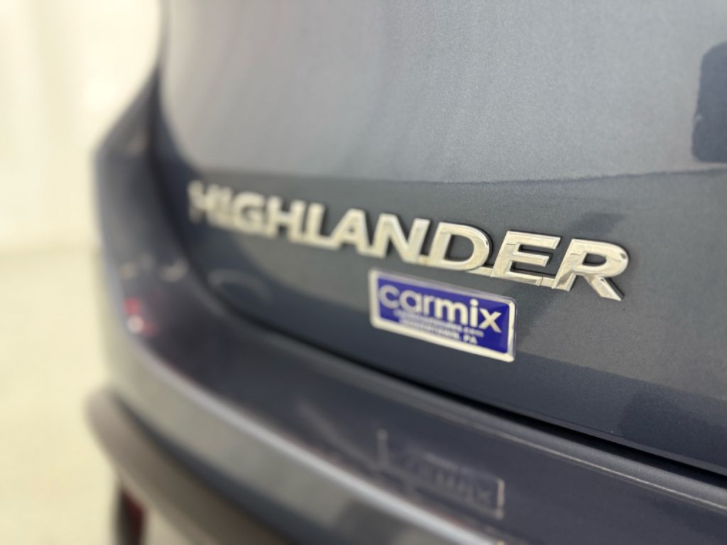 Toyota Highlander SE AWD V6 2017 Toyota Highlander SE AWD V6 2017