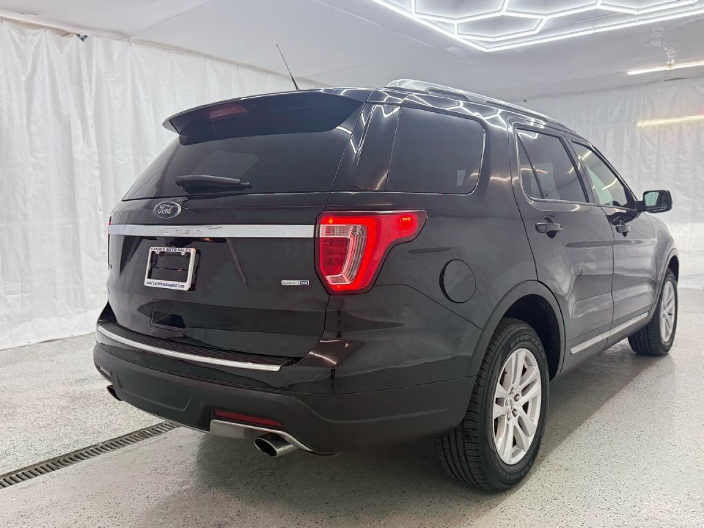 2018 Ford Explorer XLT photo 3
