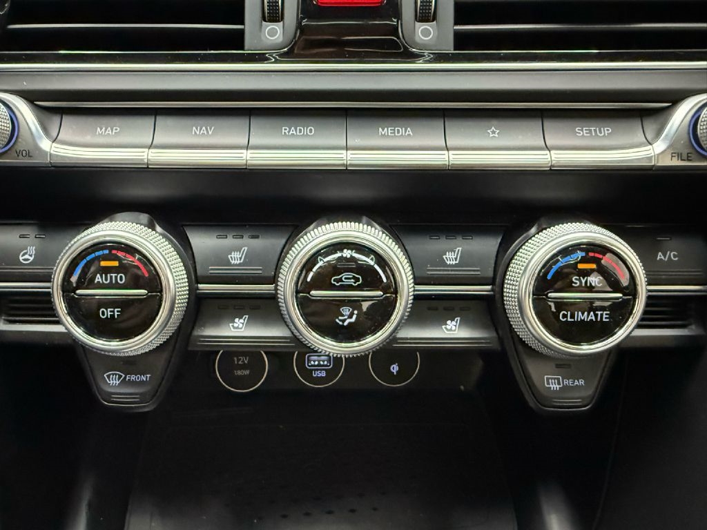 Genesis G70 3.3T 2022