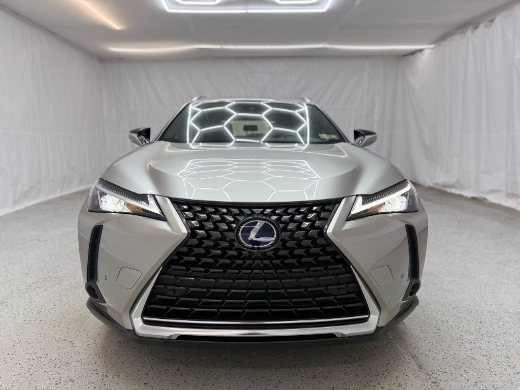 2022 Lexus UX 250h Premium photo 4