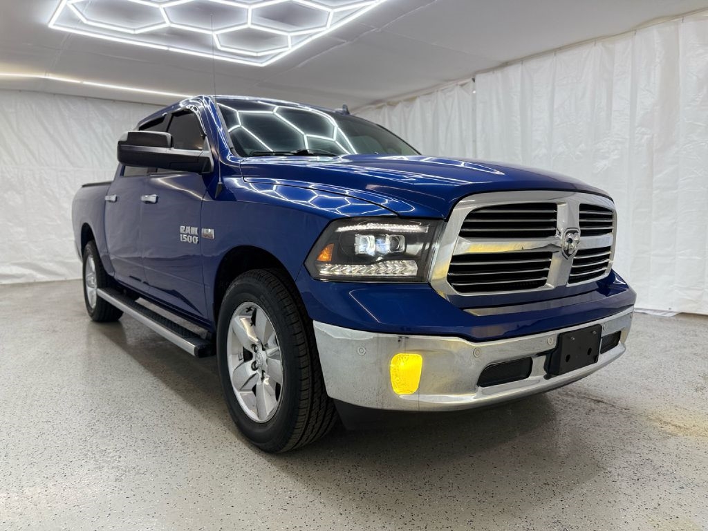 2016 RAM 1500 SLT Crew Cab SWB 4WD