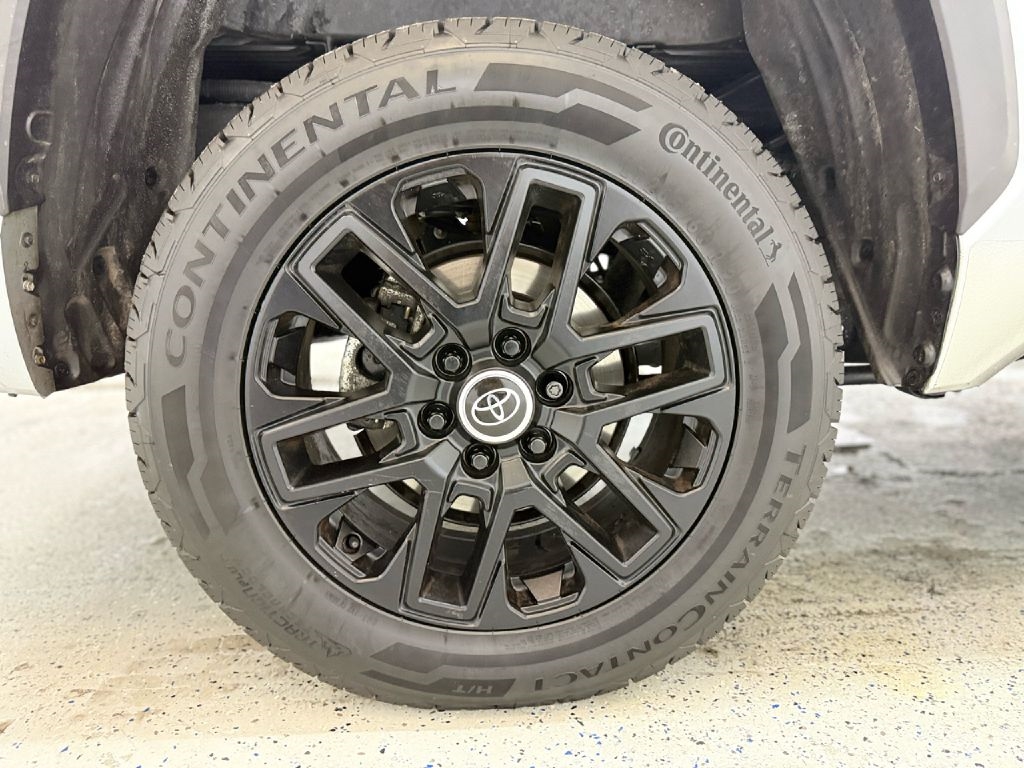 Toyota Tundra Limited CrewMax 4WD Long Bed 2024