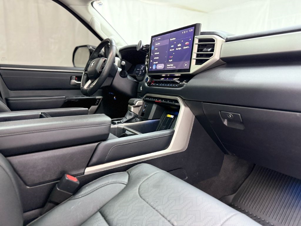 Toyota Tundra Limited CrewMax 4WD Long Bed 2024