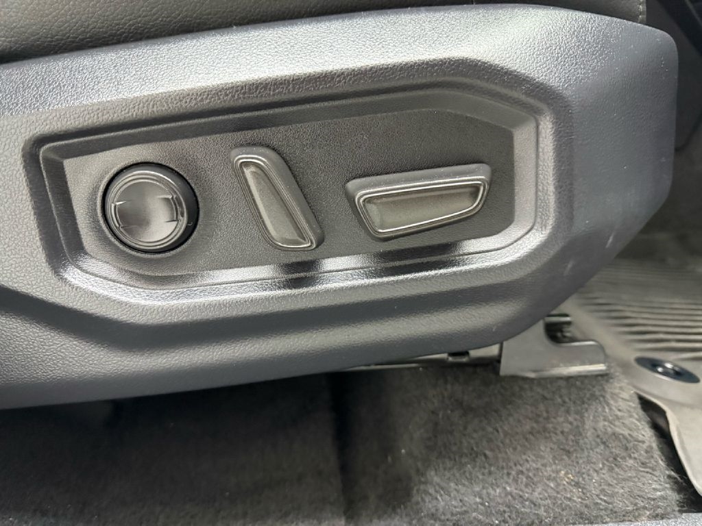 Toyota Tundra Limited CrewMax 4WD Long Bed 2024