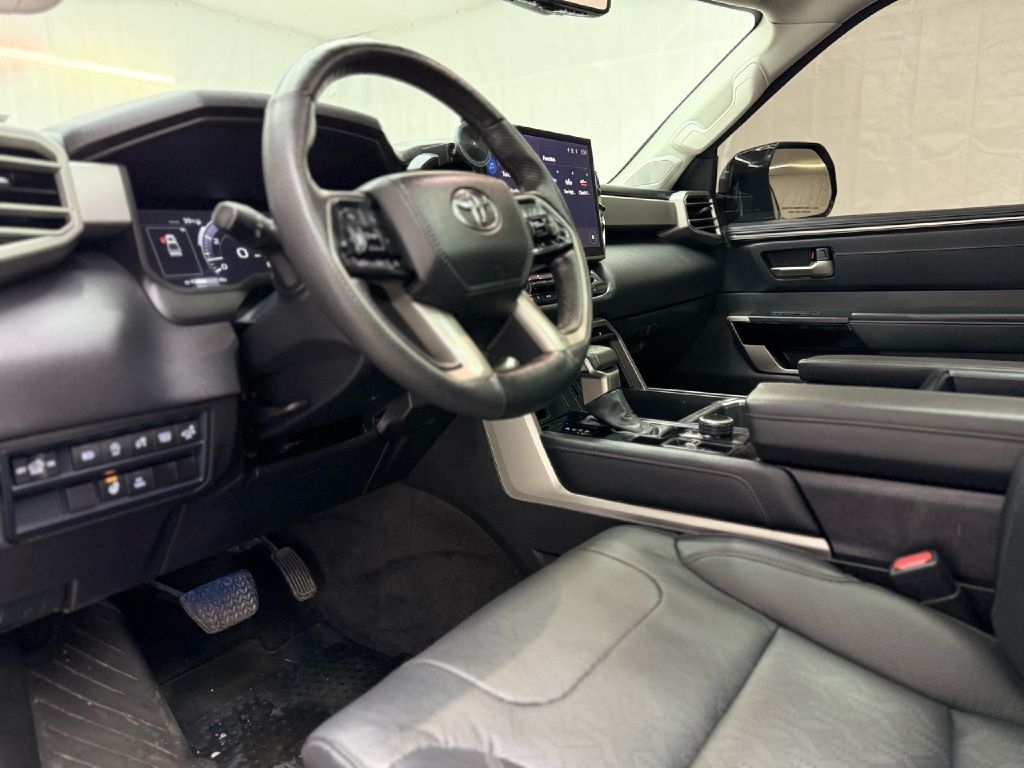 Toyota Tundra Limited CrewMax 4WD Long Bed 2024