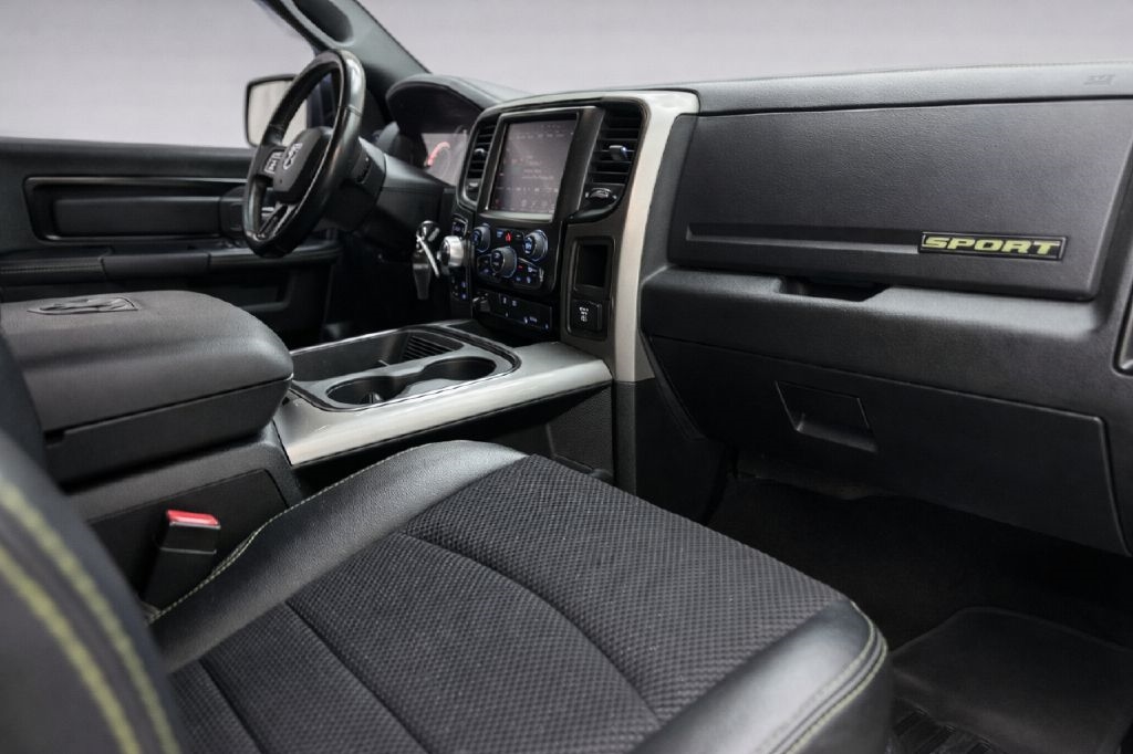 RAM 1500 Sport Crew Cab SWB 4WD 2017