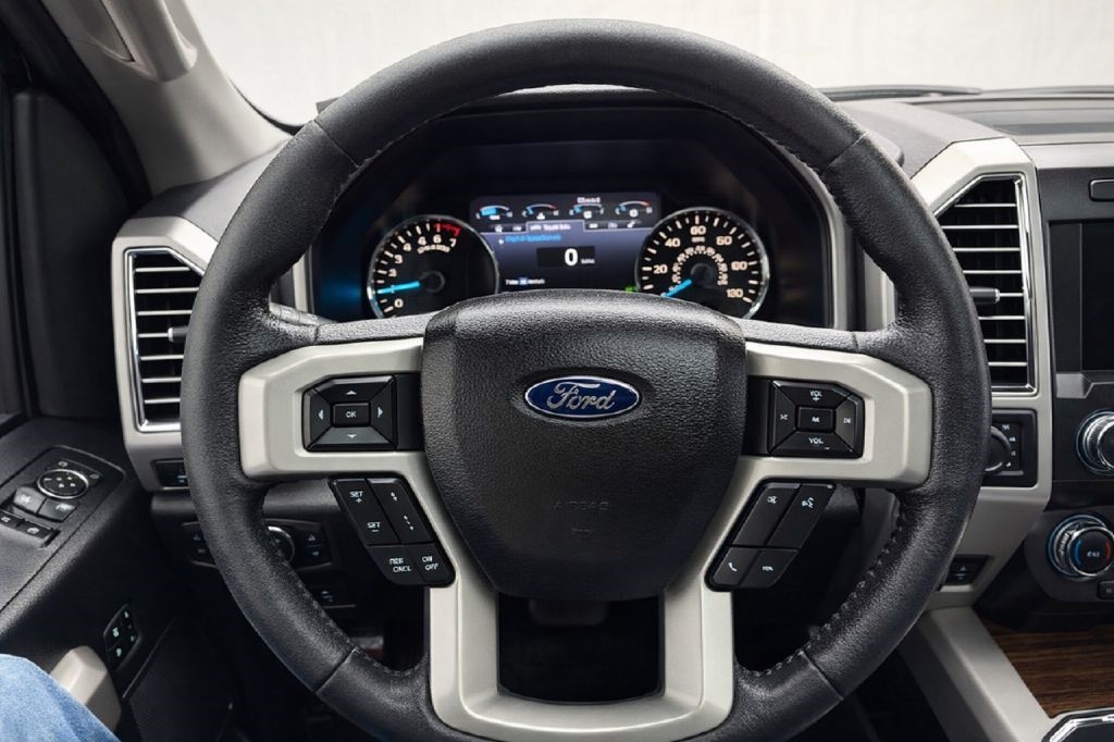 Ford F-150 XL SuperCrew 5.5-ft. Bed 4WD 2015