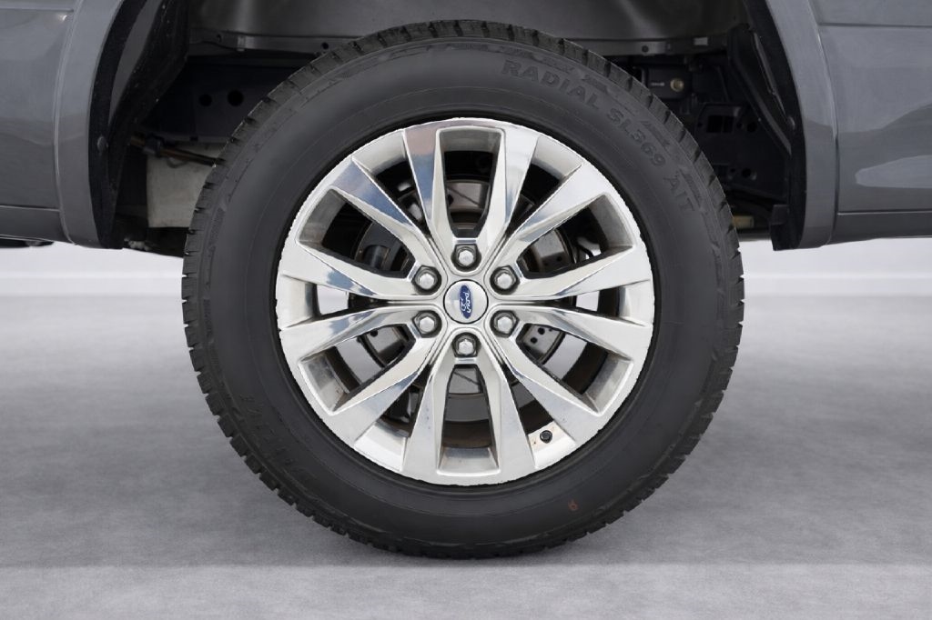 Ford F-150 XL SuperCrew 5.5-ft. Bed 4WD 2015