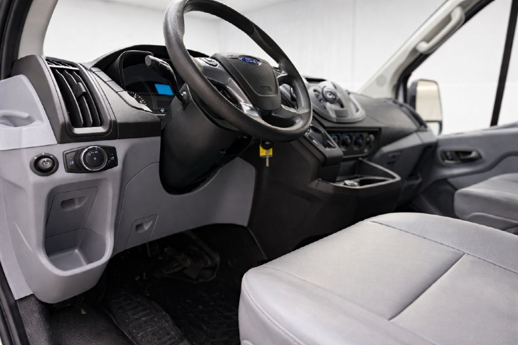 Ford Transit 150 Van Low Roof w/Sliding Pass. 148-in. WB 2019