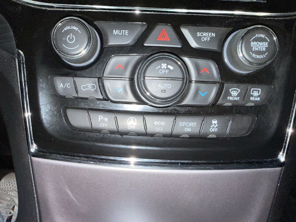 Jeep Grand Cherokee Laredo 4WD 2019