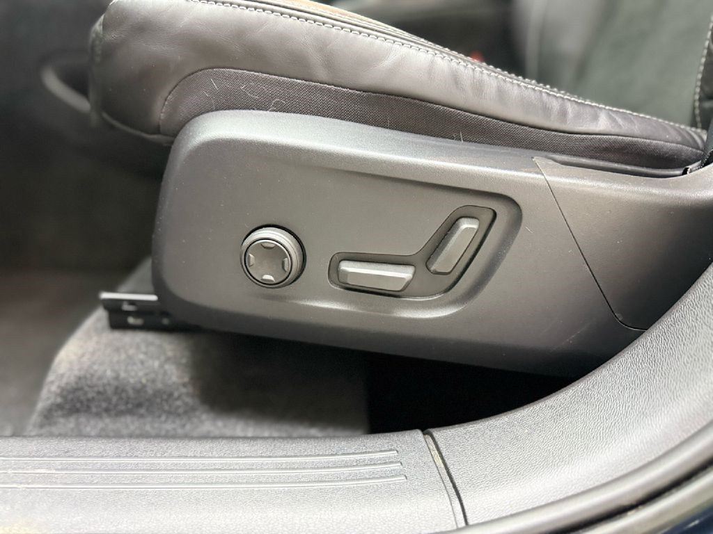 Volvo XC40 T5 R-Design AWD 2022