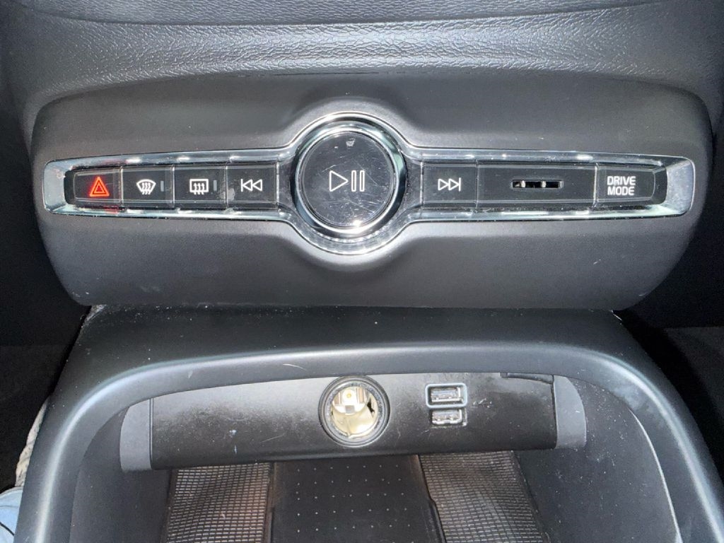 Volvo XC40 T5 R-Design AWD 2022