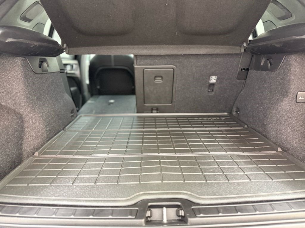 Volvo XC40 T5 R-Design AWD 2022