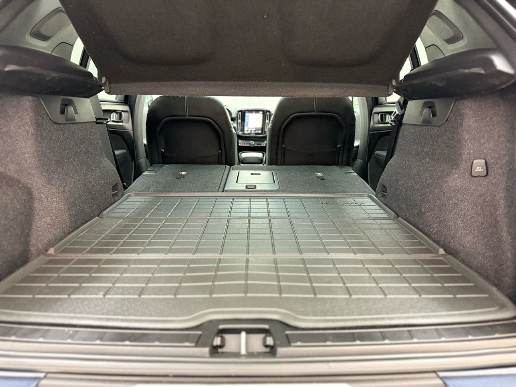 Volvo XC40 T5 R-Design AWD 2022