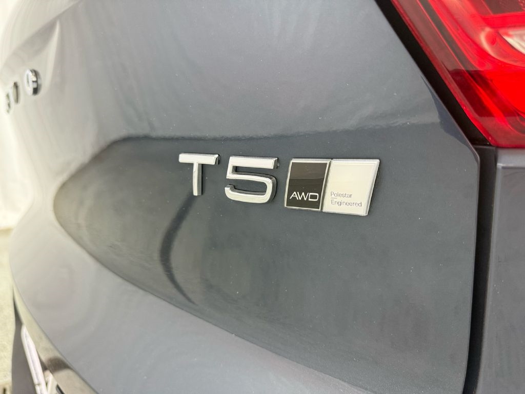 Volvo XC40 T5 R-Design AWD 2022