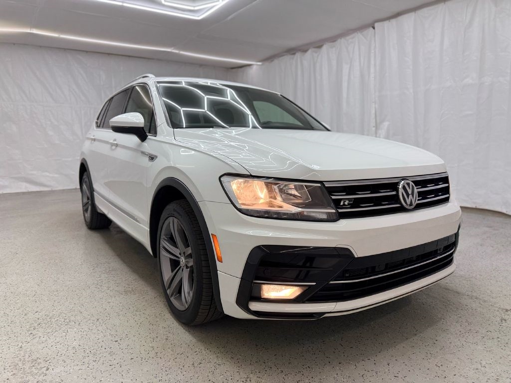 2019 Volkswagen Tiguan SEL R-Line's photo