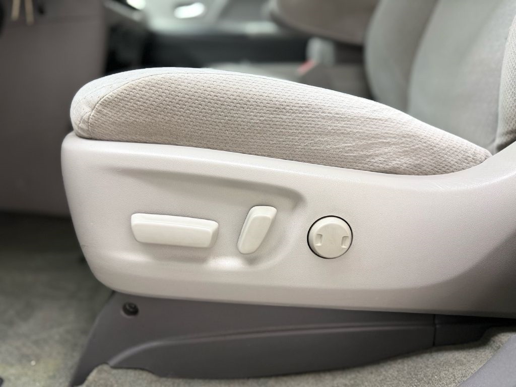 Toyota Sienna LE 7-Passenger AWD 2017