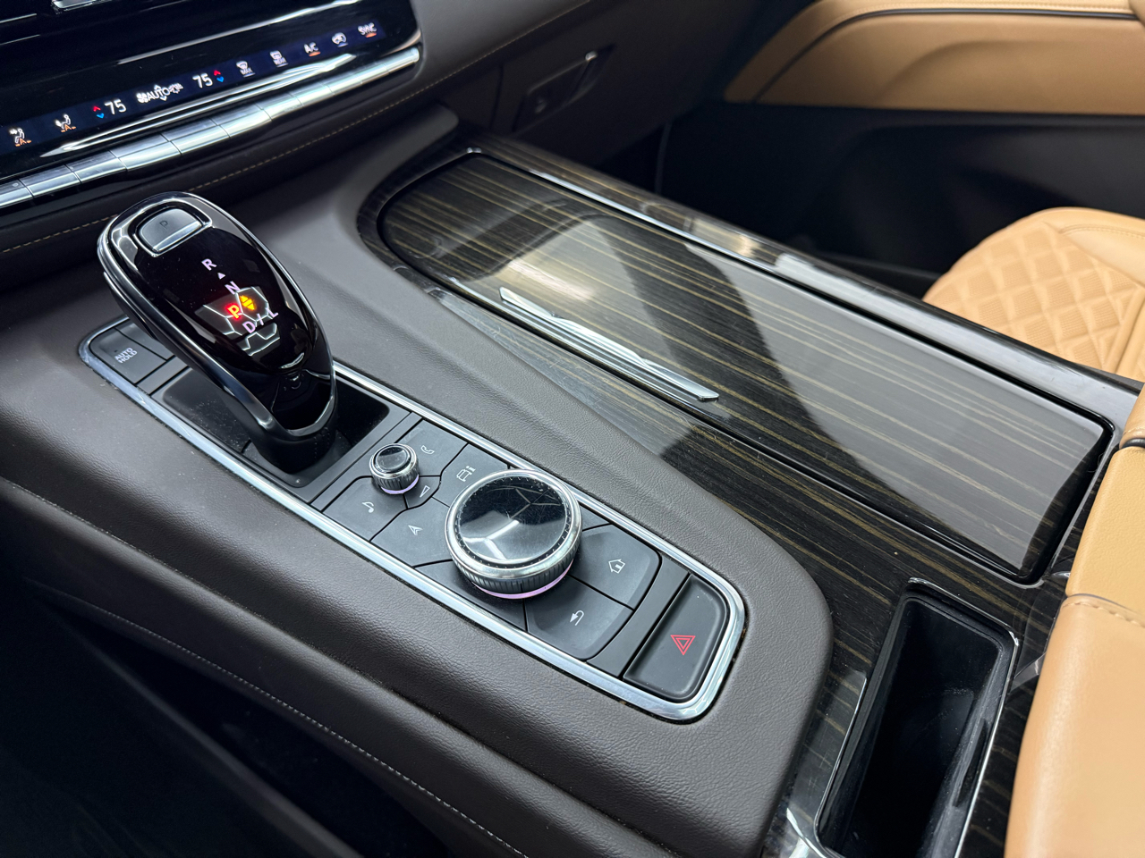 Cadillac Escalade Premium Luxury AWD 2021