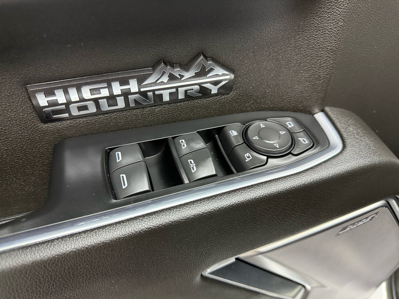 Chevrolet Silverado 1500 High Country Crew Cab 4WD 2022