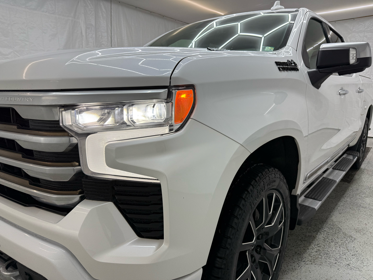 Chevrolet Silverado 1500 High Country Crew Cab 4WD 2022