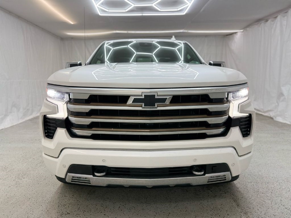 Chevrolet Silverado 1500 High Country Crew Cab 4WD 2022