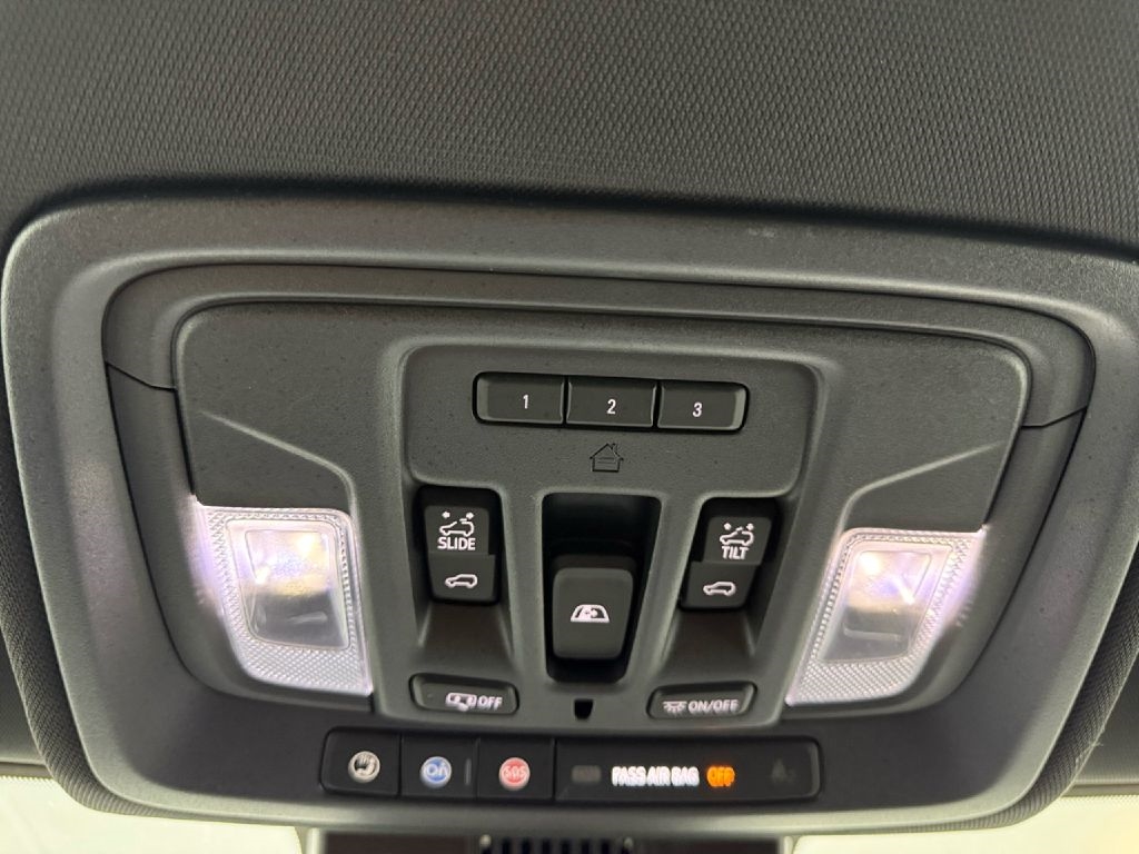 Chevrolet Silverado 1500 High Country Crew Cab 4WD 2022