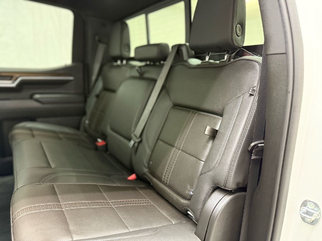 Chevrolet Silverado 1500 High Country Crew Cab 4WD 2022