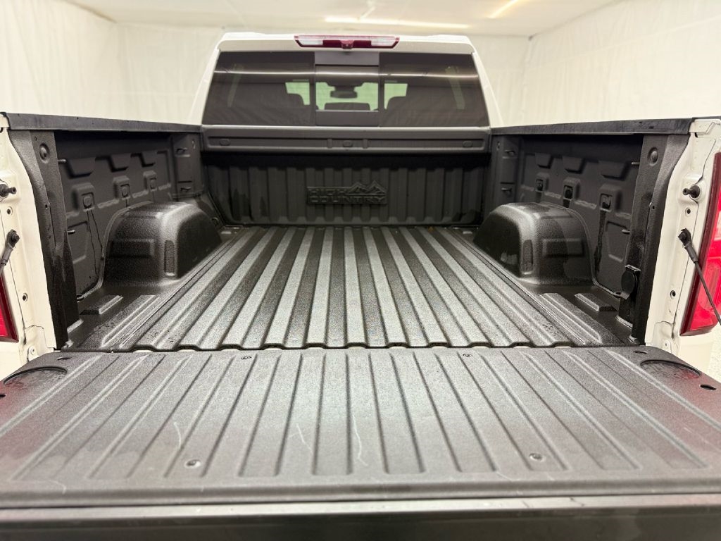 Chevrolet Silverado 1500 High Country Crew Cab 4WD 2022